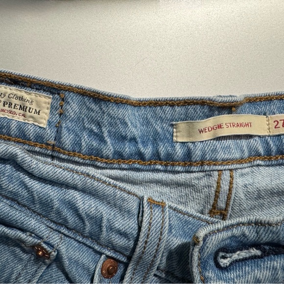 Levi's Women's Wedgie Straight High-Rise Premium Quality Jeans, 27x28 - Picture 5 of 6